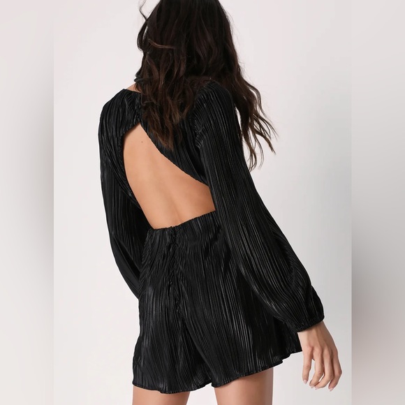 NWOT Lulus Plisse & Thank You Black Pleated Long Sleeve Backless Romper | Size M - Picture 2 of 6